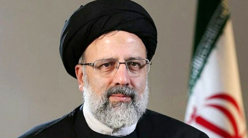 الرئيس الإيراني : العدو يسعى لنهب الأدمغة بوسائل مختلفة