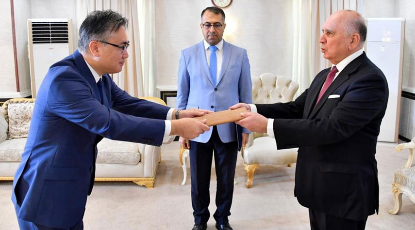 العراق واليابان يبحثان تطوير التعاون بين البلدين