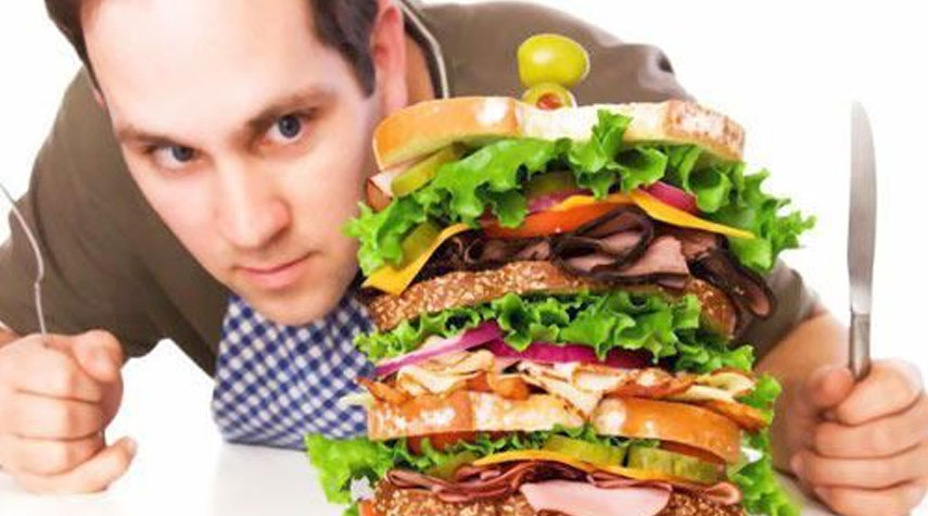 لماذا يؤدي تناول الطعام في وقت متأخر من الليل إلى زيادة الوزن والسكري؟