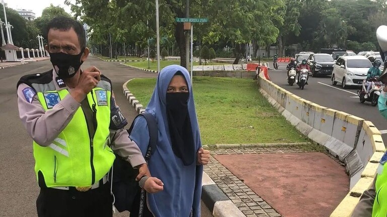 إندونيسيا .. اعتقال امرأة حاولت اقتحام القصر الرئاسي