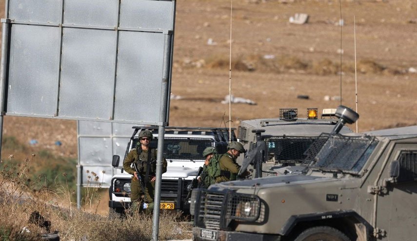 فلسطين المحتلة.. القوات الصهيونية تحاصر نابلس لليوم الـ 17 على التوالي