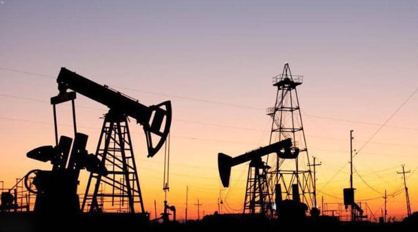 أسعار النفط تحقق مكاسب أسبوعية قياسية