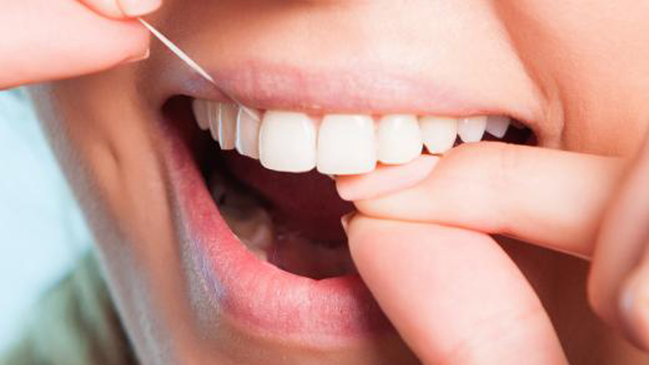 مواد غذائية تحسن صحة الأسنان.. ما هي؟