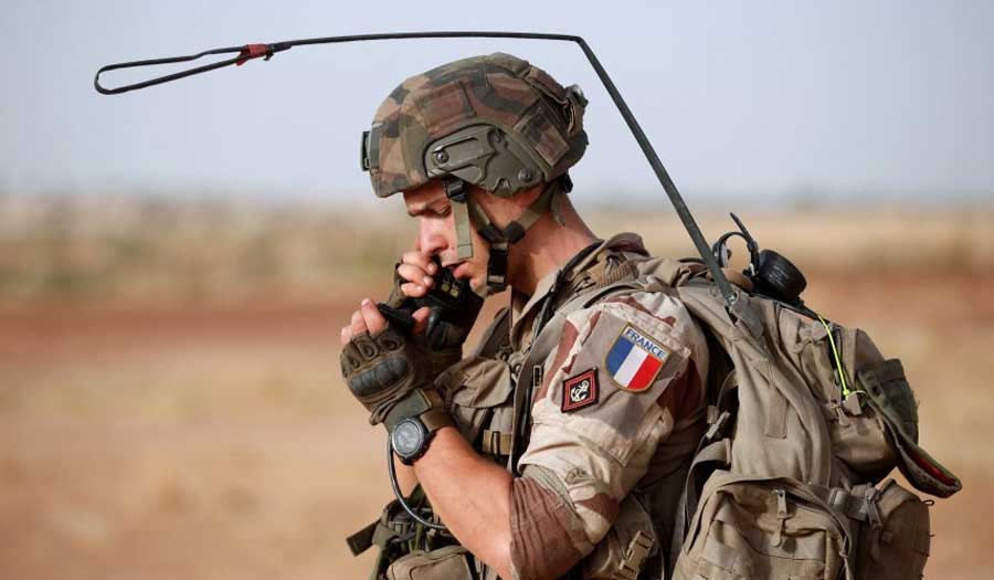 "لو فيغارو": جنود فرنسا ضمن الناتو يتجمدون من البرد ويتضورون جوعاً