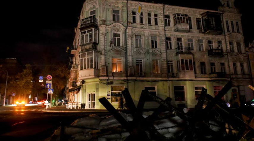 اوكرانيا... انقطاع الكهرباء يجبر كييف على اجلاء الملايين