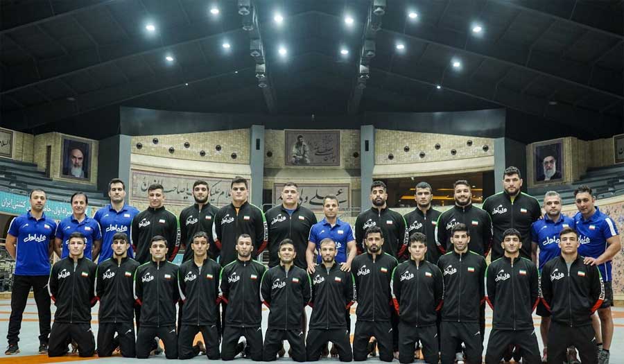 إيران تفوز بكأس العالم للمصارعة الرومانية في باكو