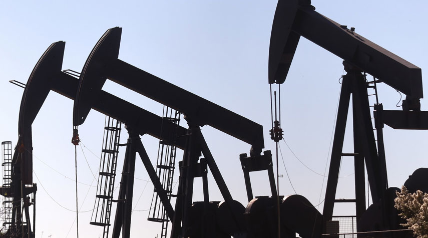 أسعار النفط.. برنت ينخفض وغرب تكساس يسجل أدنى مستوى خلال الجلسة