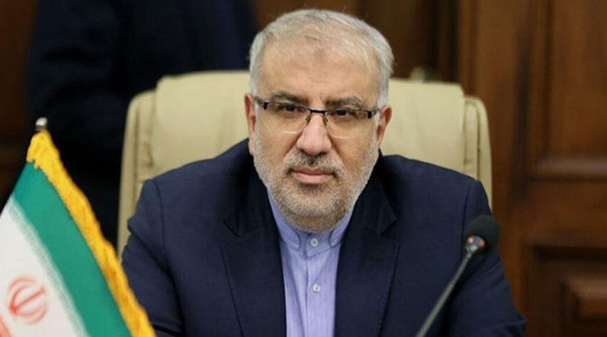 وزير النفط الإيراني: سيتم بناء 13 مجمعاً للبتروكيماويات على ساحل الخليج الفارسي