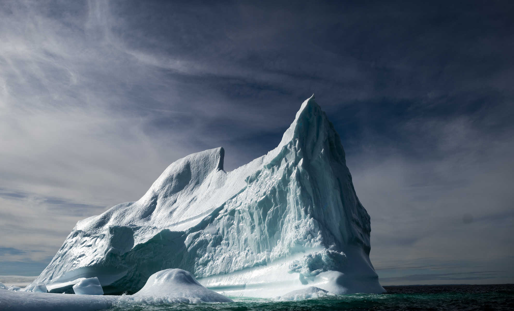 أكبر جبل جليدي في العالم يدخل "الممر الخطير".. ما الموضوع؟
