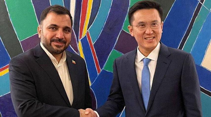 وزير الاتصالات التايلندي يشيد بتقدم إيران في مجال المنصات الرقمية المحلية