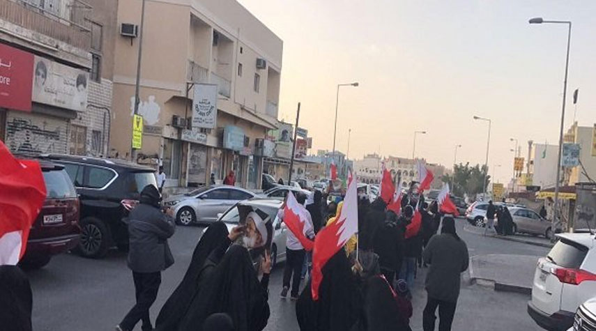 رفضاً للإنتخابات وتأييداً لخيار المقاطعة.. التظاهرات تعم مناطق البحرين