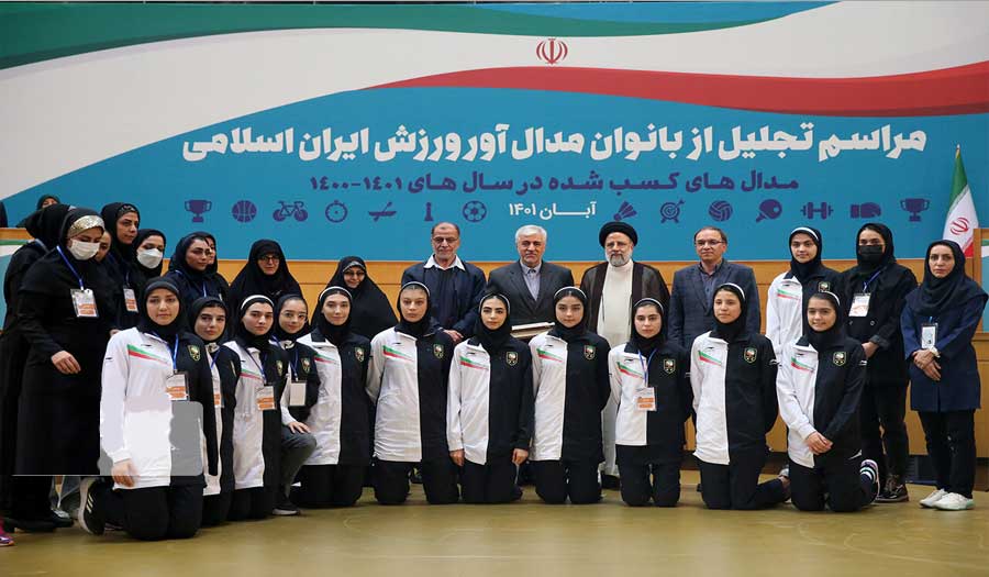 الرئيس رئيسي: المرأة الإيرانية ترفض الذل والتهميش