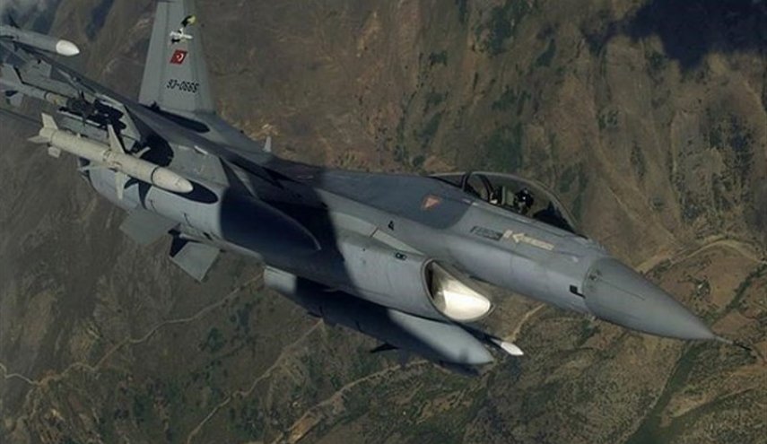 الطيران التركي يشن غارات على شمال سوريا