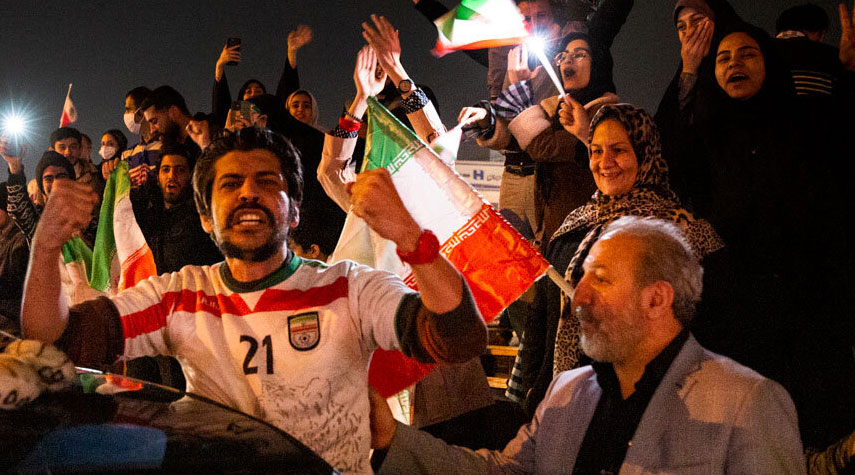  احتفالات جماهيرية في جميع المدن الإيرانية بمناسبة فوز المنتخب على ويلز في المونديال