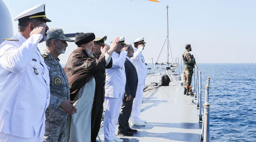 رئيسي: الصلابة والابداع من سمات القوة البحرية الايرانية