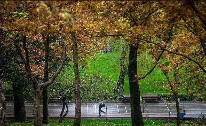 بالصور.. جمال الخريف في العاصمة طهران
