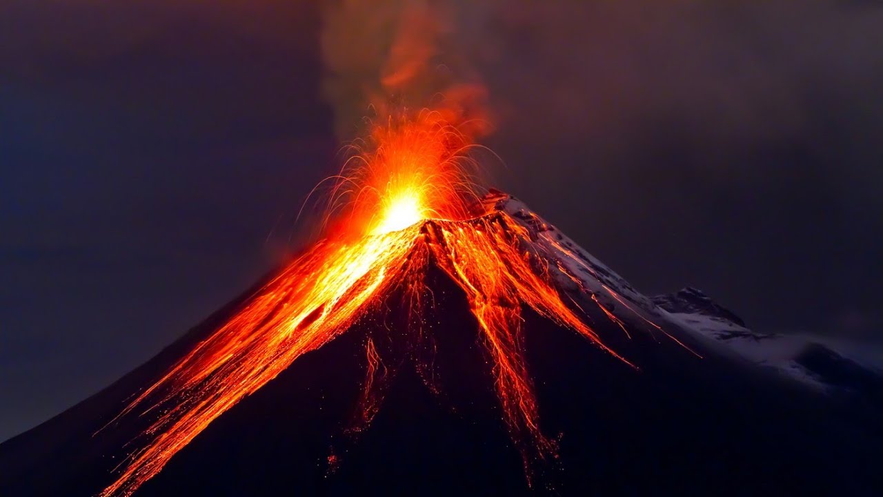 الحمم تتدفق مجددا من أكبر بركان نشط في العالم+صور