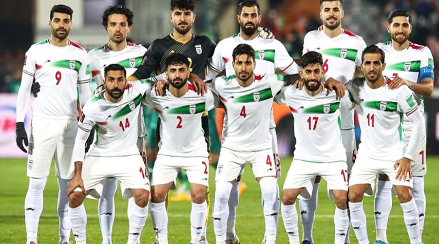 بالصور من ايران.. وفد المنتخب الوطني لكرة القدم يصل إلى أرض الوطن