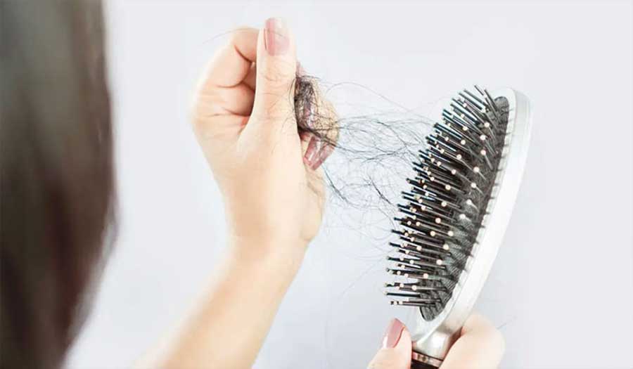 5 أسباب غير عادية لتساقط الشعر 