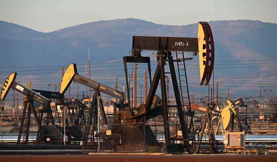 النفط يعزز مكاسبه بعد تمسك أوبك+ بأهداف الإنتاج 