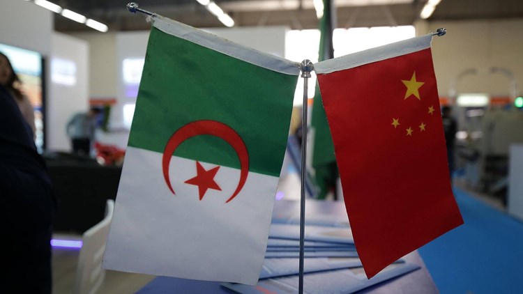 الجزائر والصين توقعان على خطة تنفيذ مبادرة "الحزام والطريق"