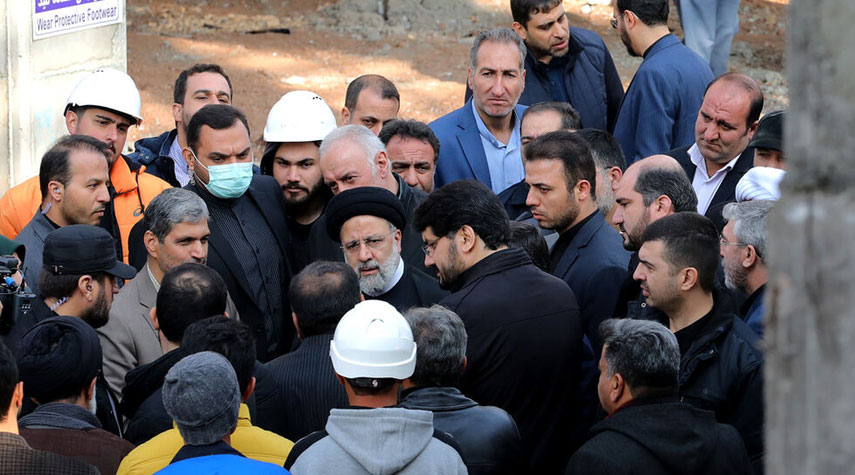 الرئيس الايراني يتفقد مدينة رباط كريم جنوب غربي العاصمة