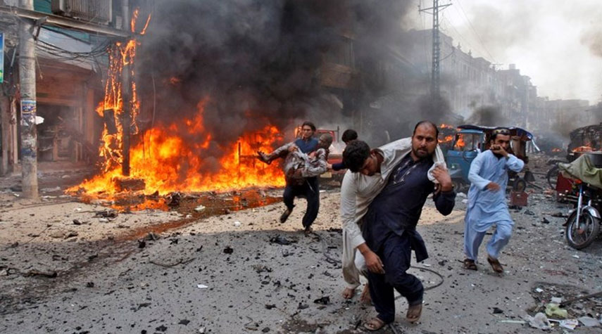 مقتل شخصين وإصابة 14 آخرين في تفجير شمال غربي باكستان