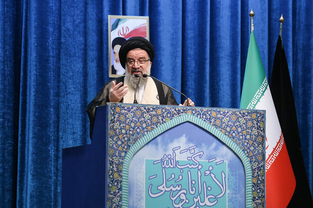 خطيب جمعة طهران: ايران لا تجامل أحد فيما يتعلق بوحدة أراضيها