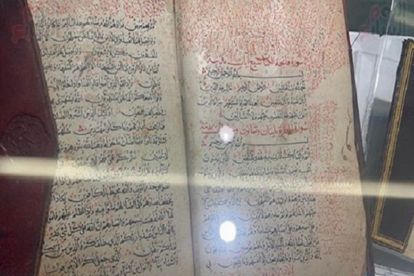 جامعة الإسكندرية تعرض مصحفاً بخط اليد يعود للقرن العاشر الهجرى
