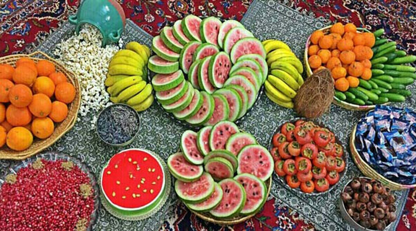 بالصور من ايران.. الايرانيون يستعدون لاحتفالات ليلة "يلدا"