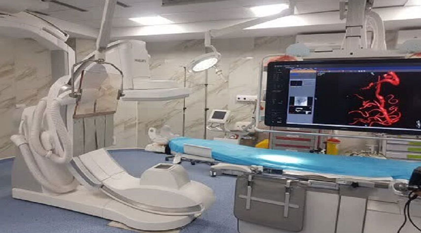 تدشين أول آلة تصوير للأوعية الدموية الدماغية في إيران