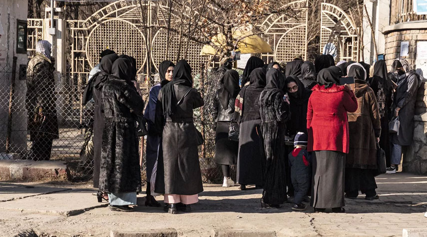 طالبان تأمر بتعليق توظيف النساء