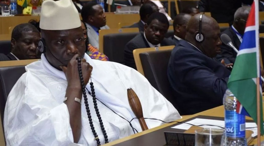 غامبيا تعتقل ضابطين للاشتباه بضلوعهما في محاولة انقلاب