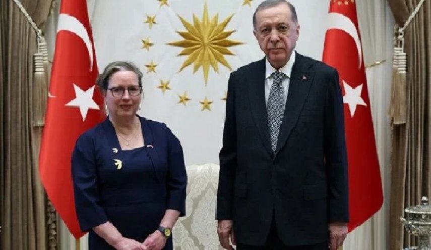 أردوغان يتسلم أوراق اعتماد سفيرة الكيان الصهيوني