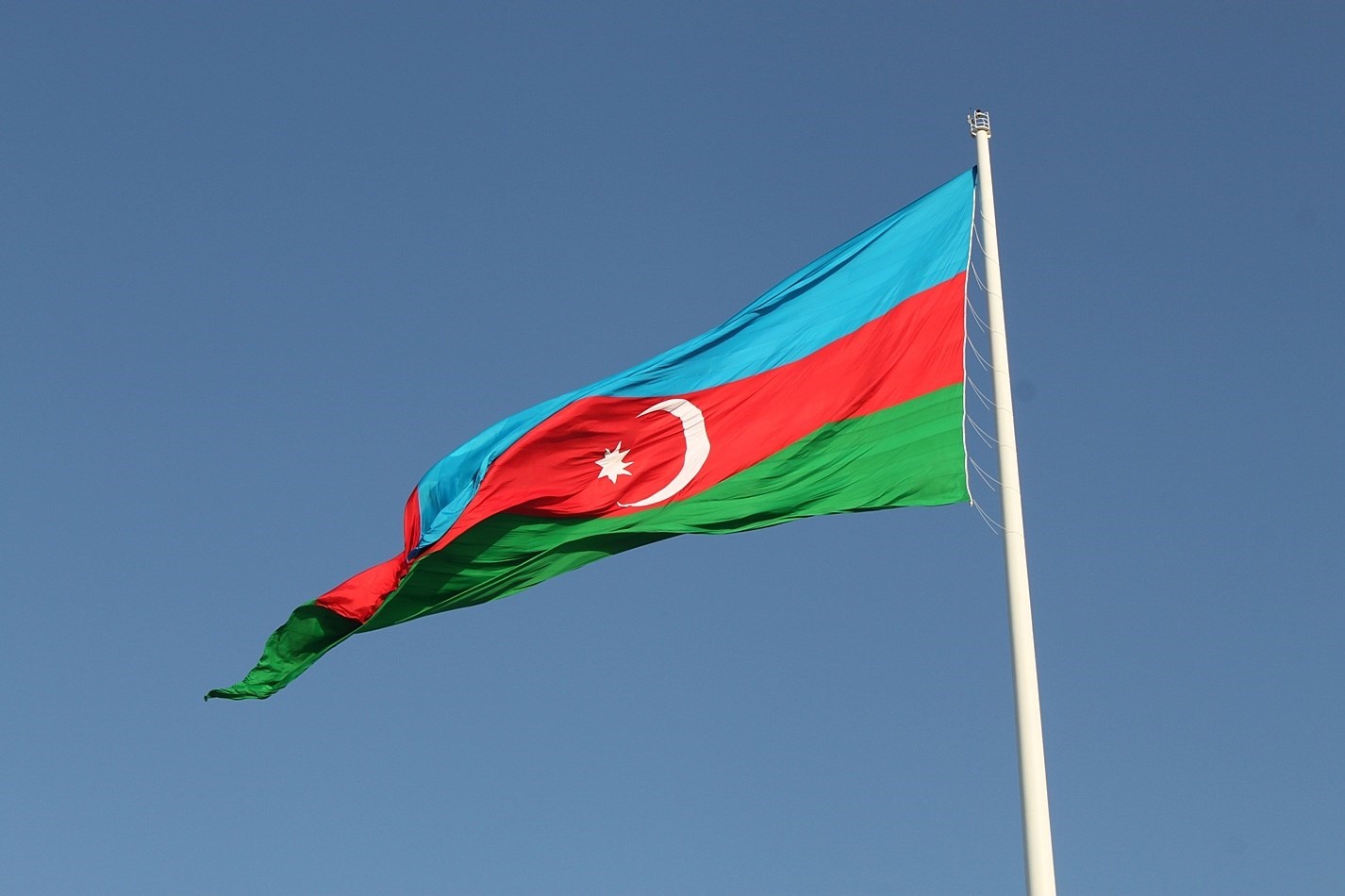 أذربيجان تستدعي سفيرة فرنسا احتجاجاً على اتهامات