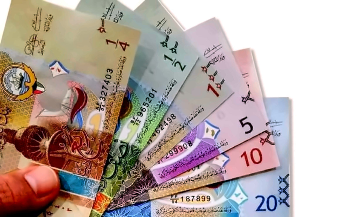 الدولار الأمريكي ينخفض أمام الدينار الكويتي واليورو يرتفع
