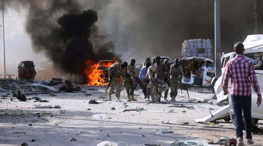 15 قتيلاً بانفجار سيارتين مفخختين وسط الصومال