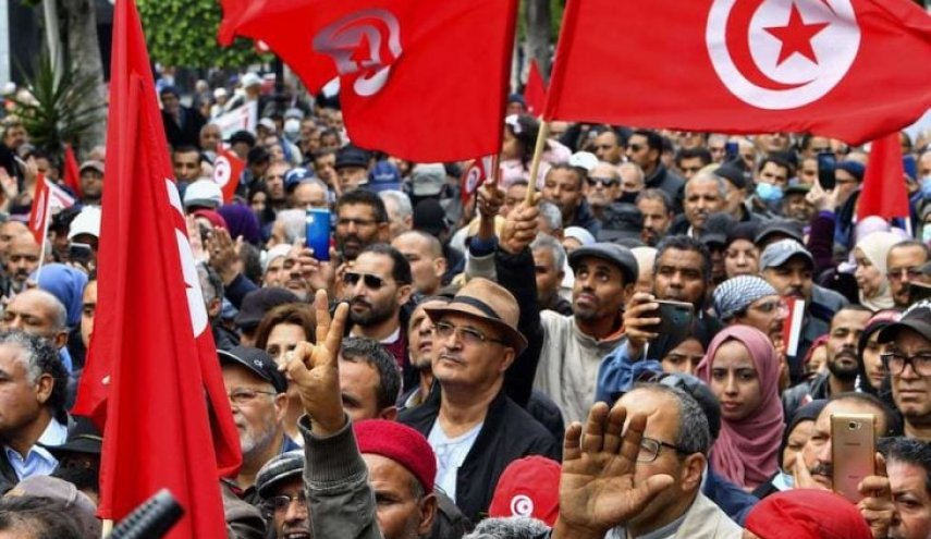 المعارضة في تونس تحشد للتظاهر والسلطة تحذر من الشغب