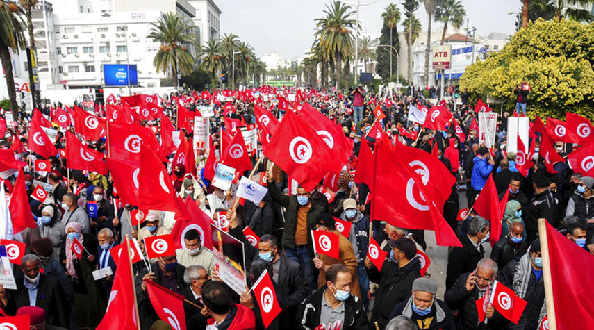 المعارضة التونسية تحتج في الذكرى 12 للثورة وسط انتشار أمني كثيف