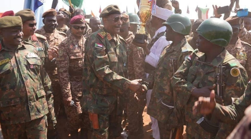 البرهان يحذر من التدخل في شؤون الجيش السوداني