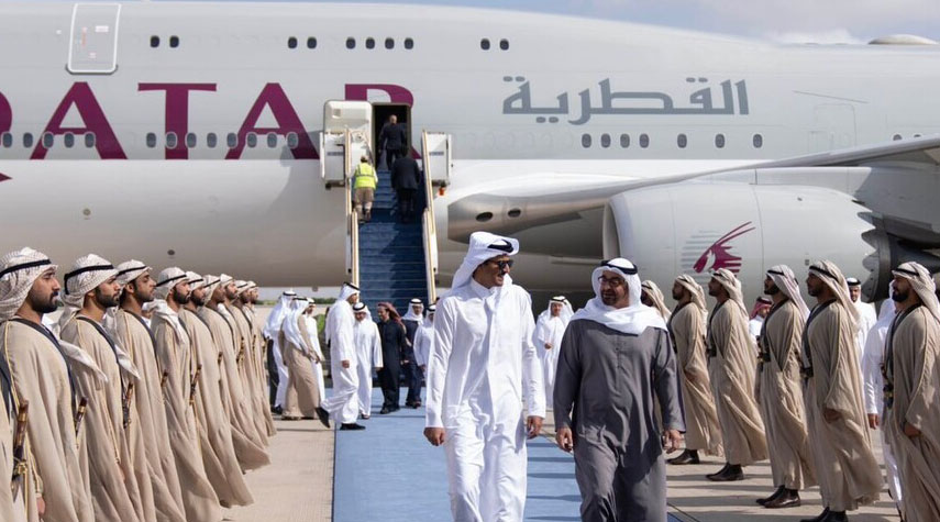 أمير قطر يصل الى الإمارات للمشاركة في 