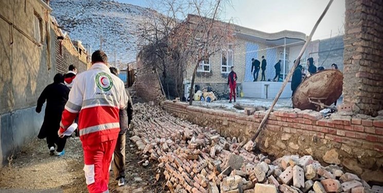 ايران.. تضرر 500 وحدة سكنية وأصابة 147 شخصًا بزلزال خوي