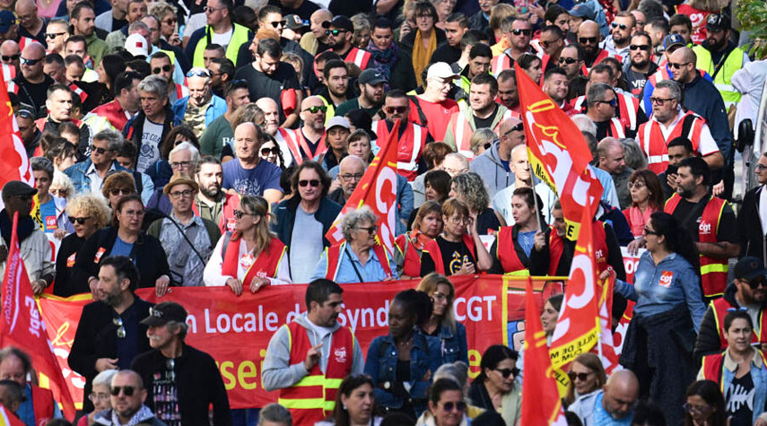 فرنسا... إضراب واسع احتجاجا على تعديل نظام التقاعد