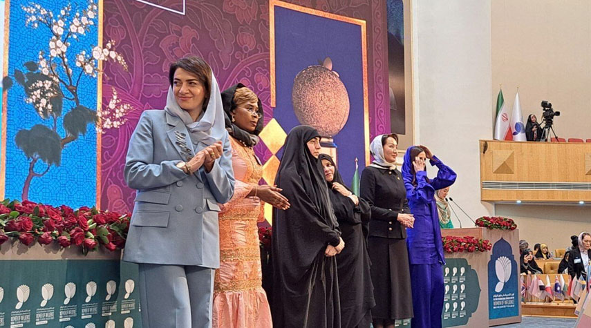 تكريم 7 سيدات بارزات ومؤثرات في مؤتمر طهران