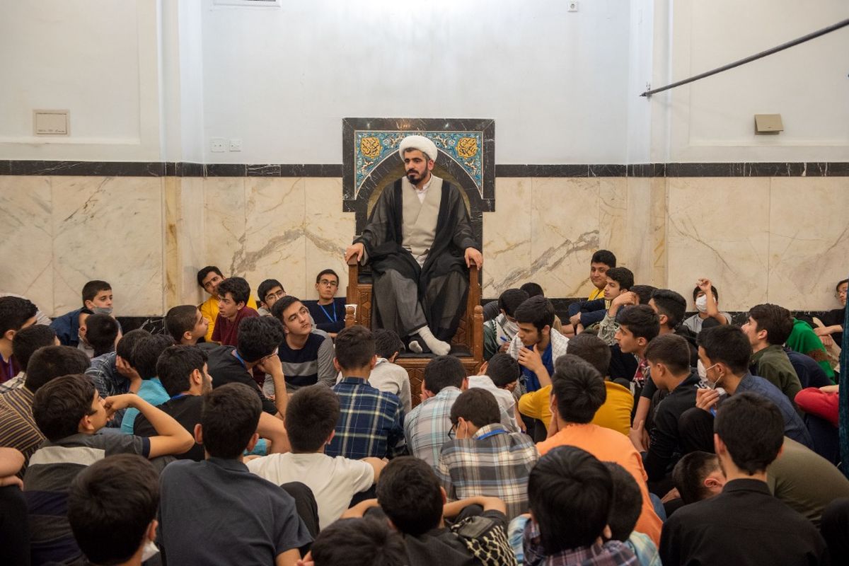 إقامة أكبر اعتكاف لطلاب المدارس في طهران