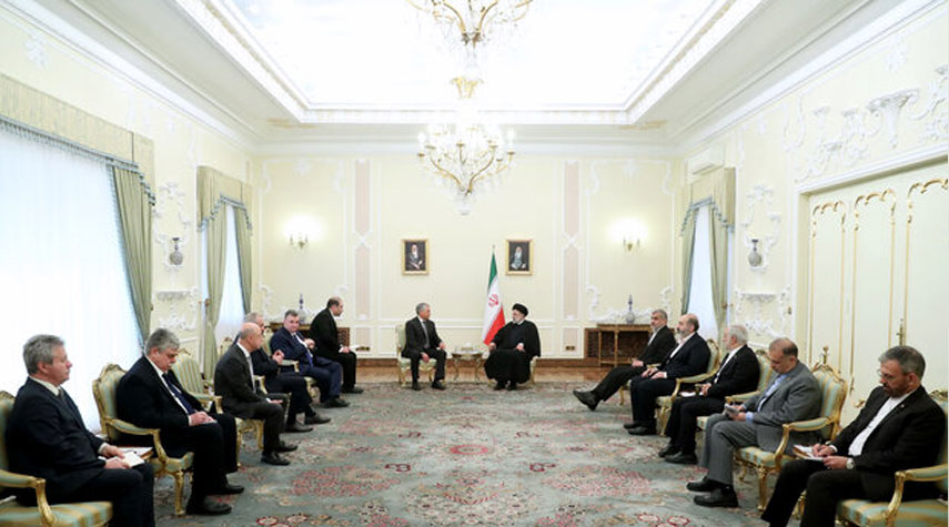 رئيسي : طهران تتابع تنفيذ الاتفاقيات الموقعة مع موسكو