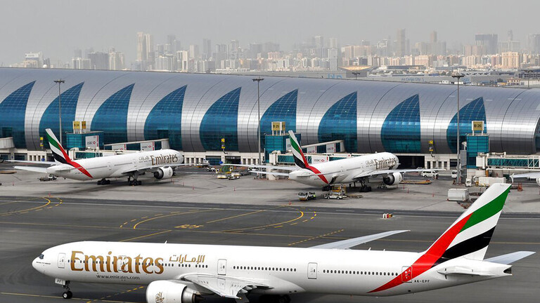 طائرة تقلع من طوكيو وتهبط في دبي بمسافر إضافي على متنها