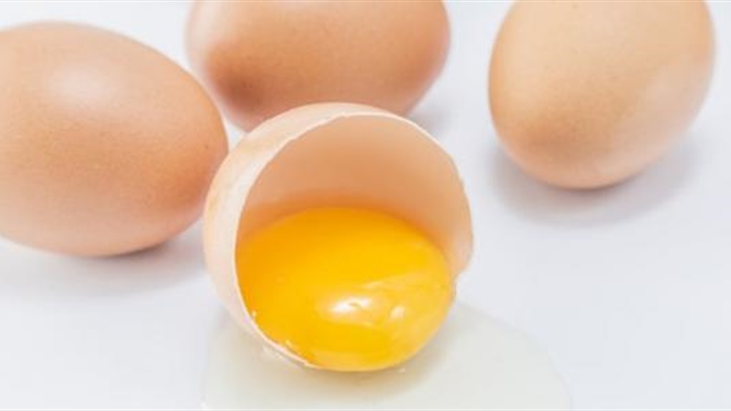 هل أكل البيض النيء سيء فعلا؟