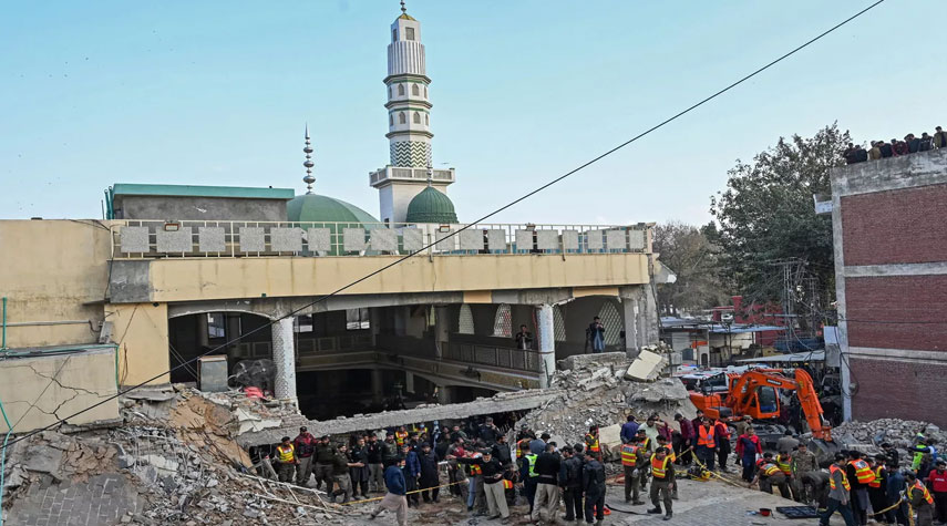 ارتفاع حصيلة قتلى تفجير مسجد بيشاور إلى 83