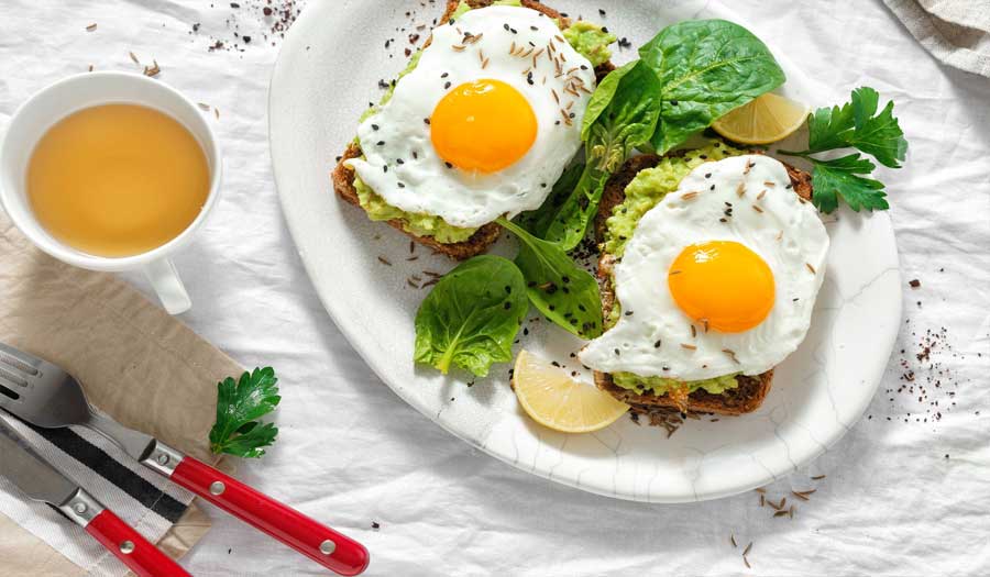تناول البيض يقلل خطر الإصابة بأمراض القلب والأوعية الدموية